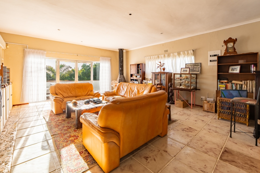 7 Bedroom Property for Sale in Middedorp Western Cape